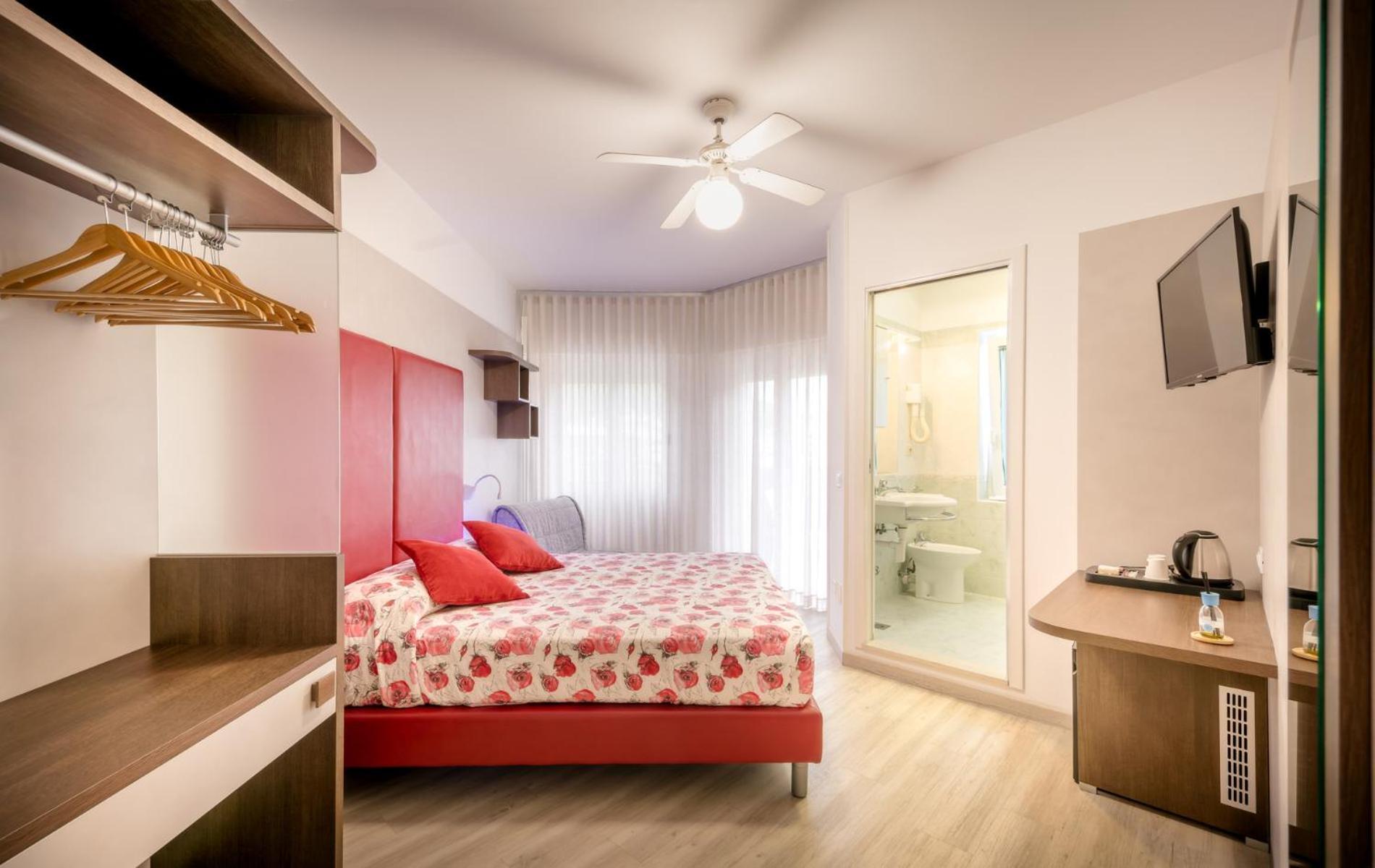 Hotel All'Orologio 3 Stelle Superior Caorle Buitenkant foto