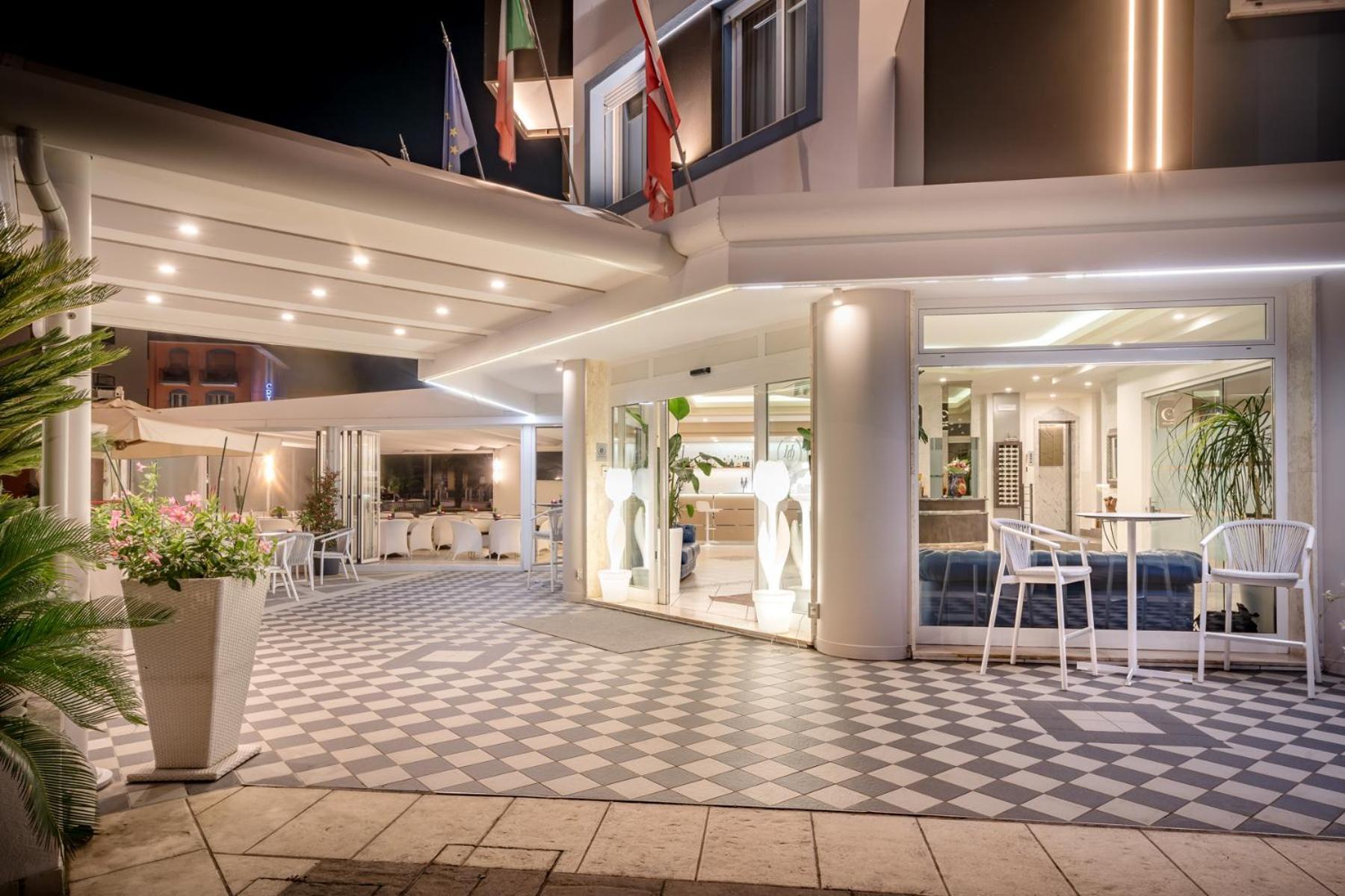 Hotel All'Orologio 3 Stelle Superior Caorle Buitenkant foto