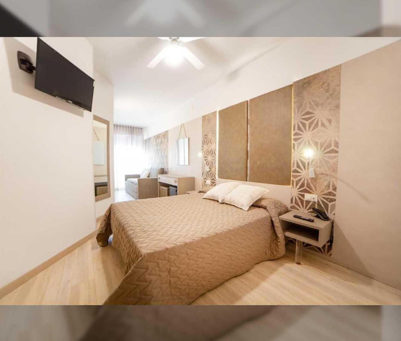 Hotel All'Orologio 3 Stelle Superior Caorle Buitenkant foto