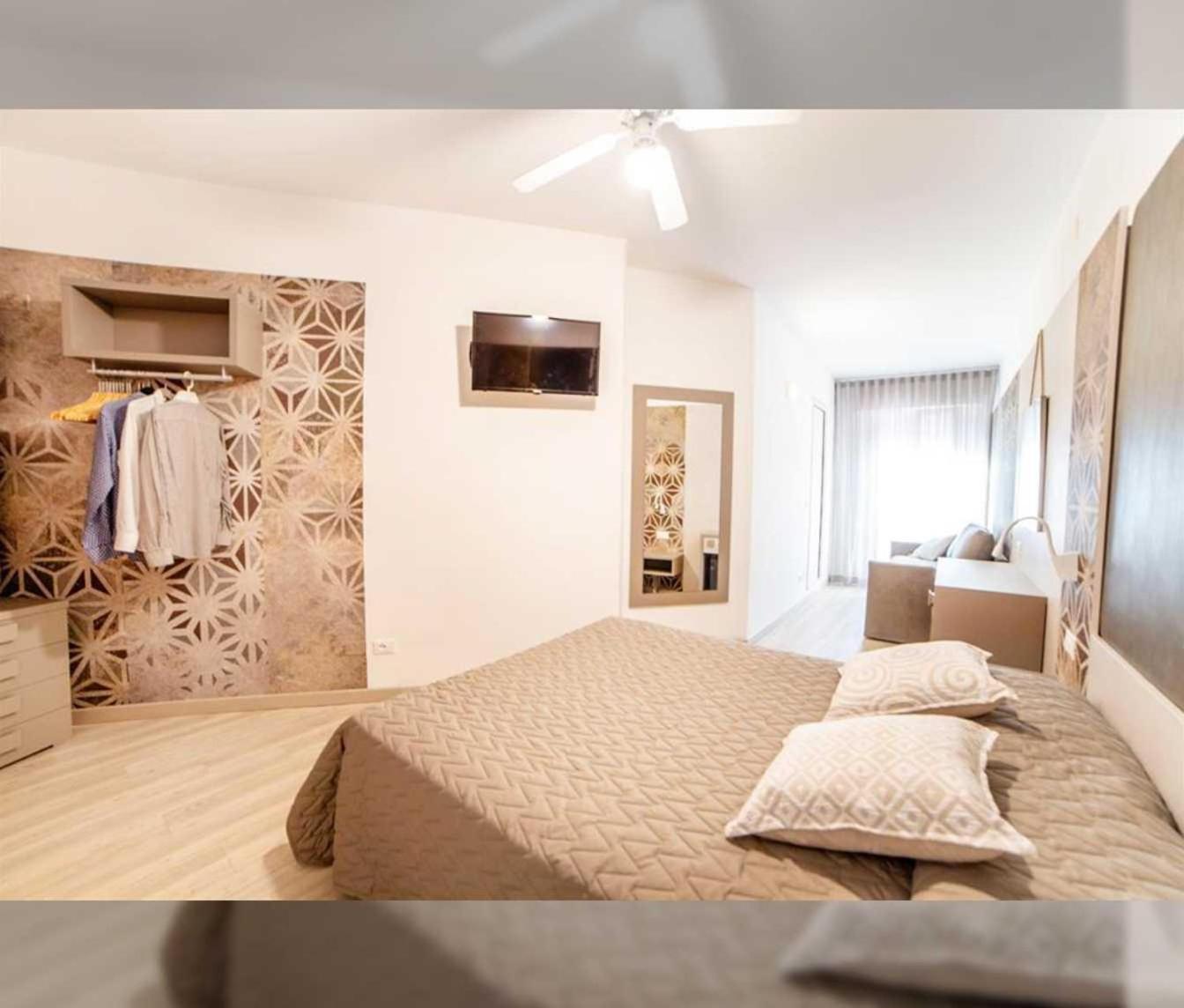 Hotel All'Orologio 3 Stelle Superior Caorle Buitenkant foto